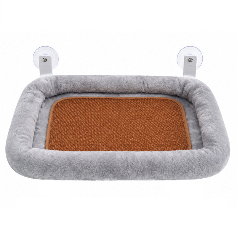 The cat hammock can be used anywhere.