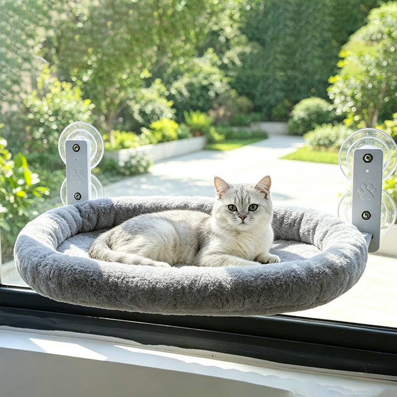 The cat hammock can be used anywhere.